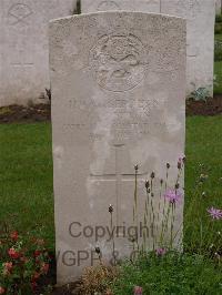 Etaples Military Cemetery - Cotton, G