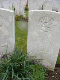 Etaples Military Cemetery - Cottrell, L