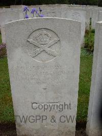 Etaples Military Cemetery - Courtman, H