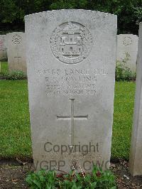 Etaples Military Cemetery - Cowling, Robert George