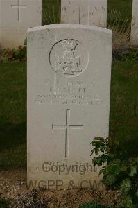 Tincourt New British Cemetery - Acott, F T