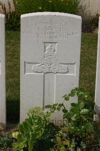 Tincourt New British Cemetery - Adams, T