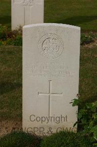 Tincourt New British Cemetery - Alexander, M