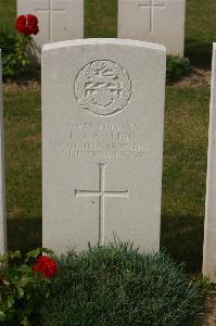 Tincourt New British Cemetery - Ayling, P J