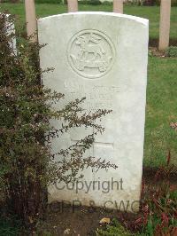 Hangard Wood British Cemetery - Lloyd, F J