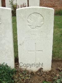 Hangard Wood British Cemetery - Stuart, J