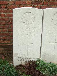 Hangard Wood British Cemetery - Wilcox, Henry John