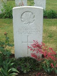 Albert Communal Cemetery Extension - Armstrong, Paul Lyndon