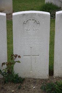 Albert Communal Cemetery Extension - Bonnett, P