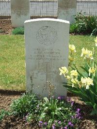 Albert Communal Cemetery Extension - Gunton, Arthur William