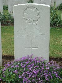 Albert Communal Cemetery Extension - Gurney, F G