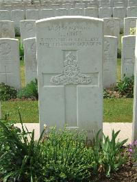 Albert Communal Cemetery Extension - Jones, Isaac