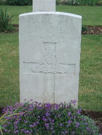 Albert Communal Cemetery Extension - Leyster, Charles Gordon