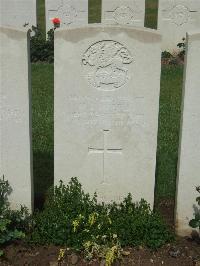 Albert Communal Cemetery Extension - Malton, M I