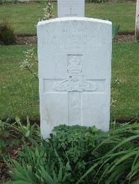 Albert Communal Cemetery Extension - Mendham, V J