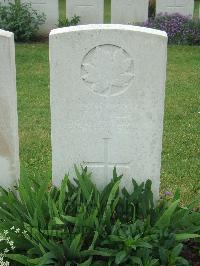 Albert Communal Cemetery Extension - Mills, Clark Wallice