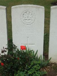 Albert Communal Cemetery Extension - Pettingale, E A