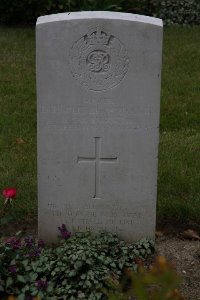 Albert Communal Cemetery Extension - Richardson, Thomas Charles