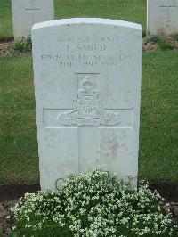 Albert Communal Cemetery Extension - Smith, F