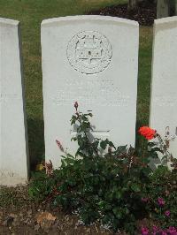 Albert Communal Cemetery Extension - Thompson, Albert Charles