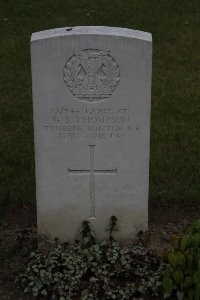 Albert Communal Cemetery Extension - Thompson, George Shields