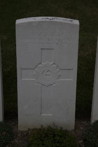 Albert Communal Cemetery Extension - White, W C