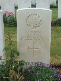 Albert Communal Cemetery Extension - Wood, R F