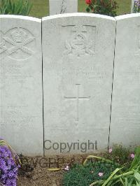 Auchonvillers Military Cemetery - Briscoe, F