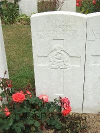 Auchonvillers Military Cemetery - Carter, Cyril