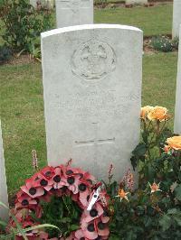 Auchonvillers Military Cemetery - Cross, Frederick William