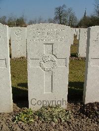 Auchonvillers Military Cemetery - Davis, Eric Nathaniel