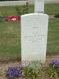 Auchonvillers Military Cemetery - Dunlea, John George