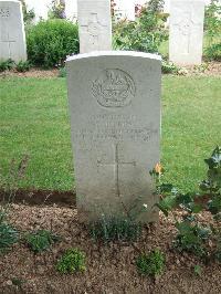 Auchonvillers Military Cemetery - Fern, F J