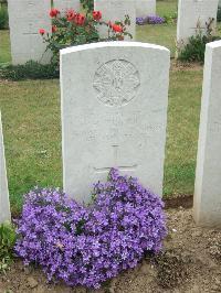 Auchonvillers Military Cemetery - Fisher, H