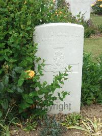 Auchonvillers Military Cemetery - Fraser, Duncan Gillespie