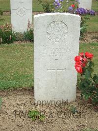 Auchonvillers Military Cemetery - Gardiner, R