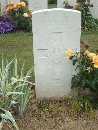 Auchonvillers Military Cemetery - Gillon, T