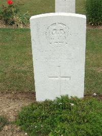 Auchonvillers Military Cemetery - Gray, T W