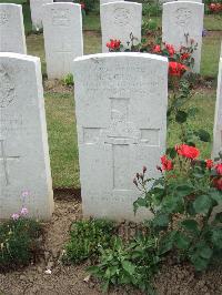 Auchonvillers Military Cemetery - Guyatt, Herbert Edmund