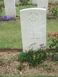 Auchonvillers Military Cemetery - Hards, Arthur