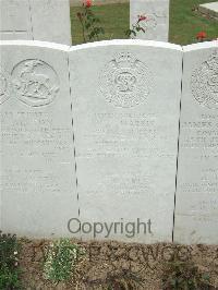 Auchonvillers Military Cemetery - Harris, William Thomas