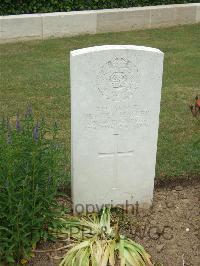 Auchonvillers Military Cemetery - Hasler, Newell