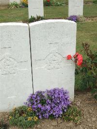 Auchonvillers Military Cemetery - Higgins, Henry