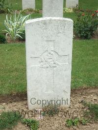 Auchonvillers Military Cemetery - Holland, G