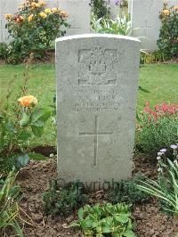 Auchonvillers Military Cemetery - Hook, J M