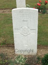 Auchonvillers Military Cemetery - Horsfield, S