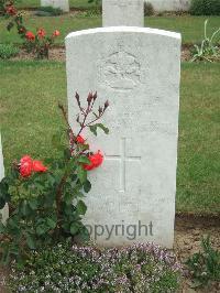 Auchonvillers Military Cemetery - Lees, Thomas