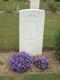 Auchonvillers Military Cemetery - Lennon, R