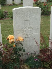 Auchonvillers Military Cemetery - Lovett, Richard Dale