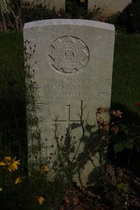 Auchonvillers Military Cemetery - MacKay, William Hay